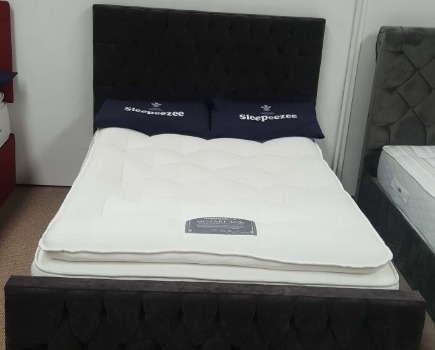Maria Bedframe